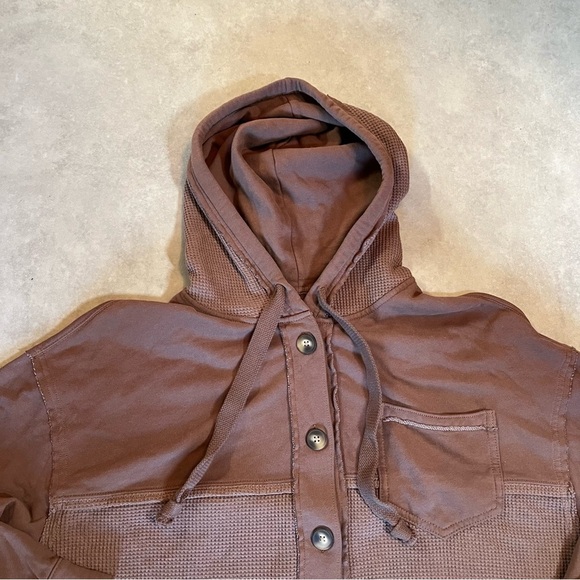 American Eagle Outfitters Brown Hooded Jacket. This feels seriously lived in. XS - Picture 3 of 9